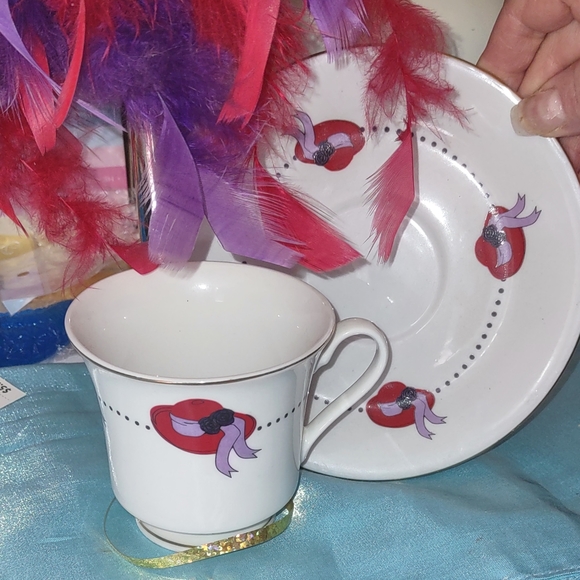 Red Hat Society Porcelain Tea Cup & Saucer Gold Trim - Picture 4 of 11